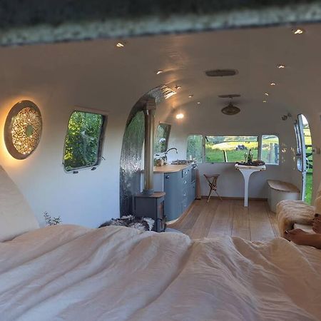 Airstream, Vintage American Caravan & Hottub Ashburton Kültér fotó