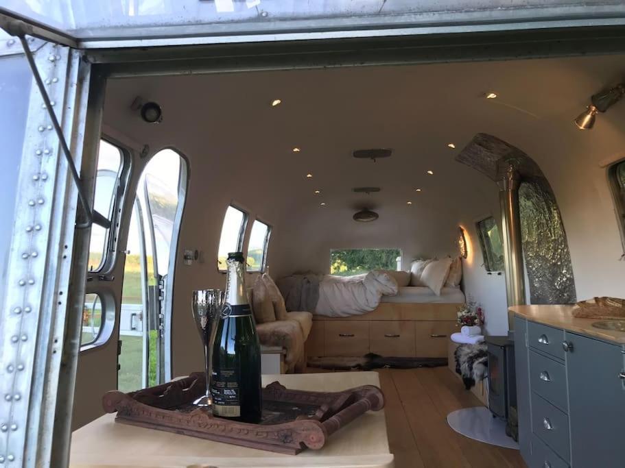 Airstream, Vintage American Caravan & Hottub Ashburton Kültér fotó
