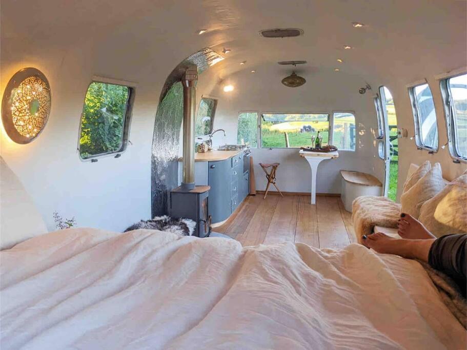 Airstream, Vintage American Caravan & Hottub Ashburton Kültér fotó