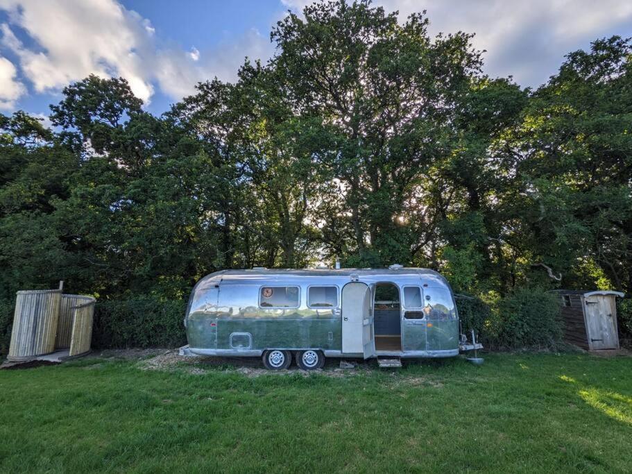 Airstream, Vintage American Caravan & Hottub Ashburton Kültér fotó