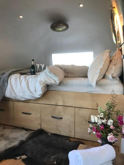 Airstream, Vintage American Caravan & Hottub Ashburton Kültér fotó